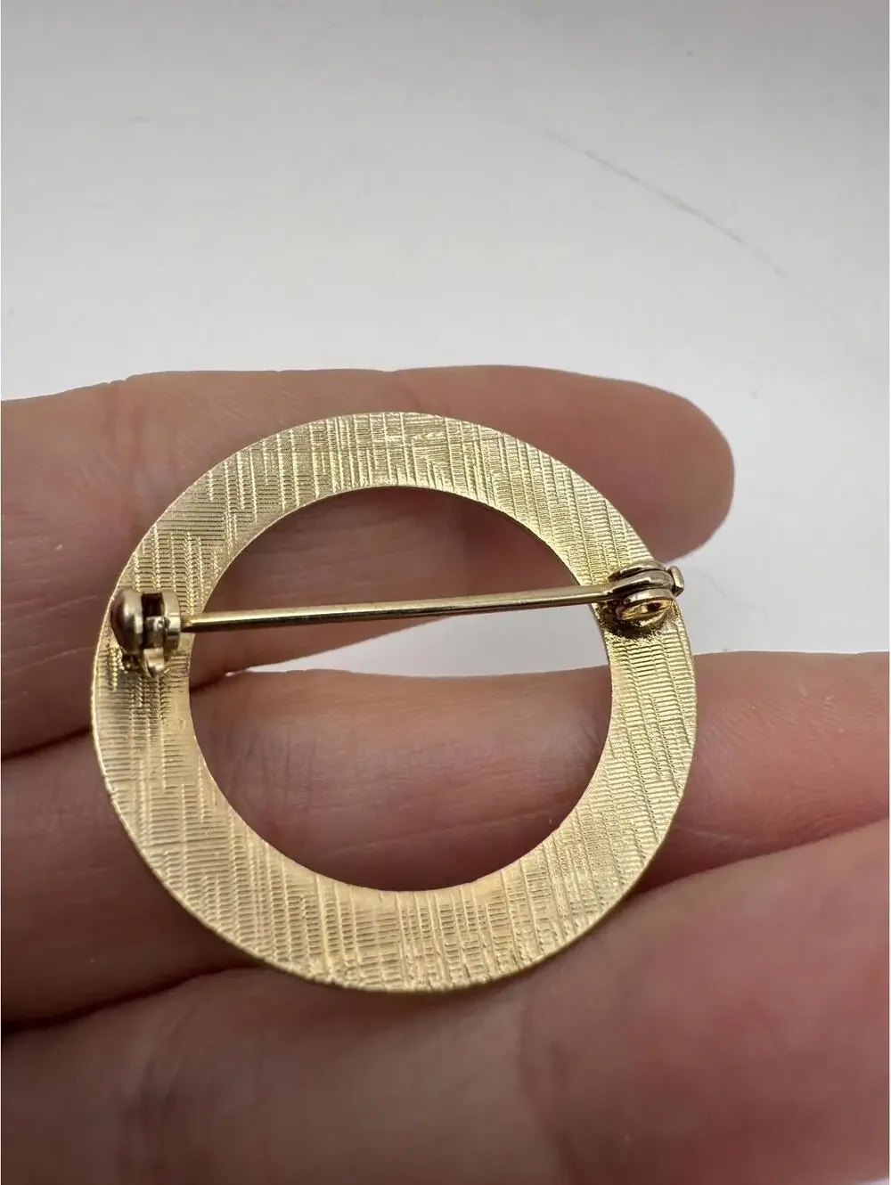 N/A vintage round